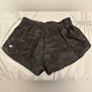 Hotty Hot Low Rise Shorts 2.5” - size 4